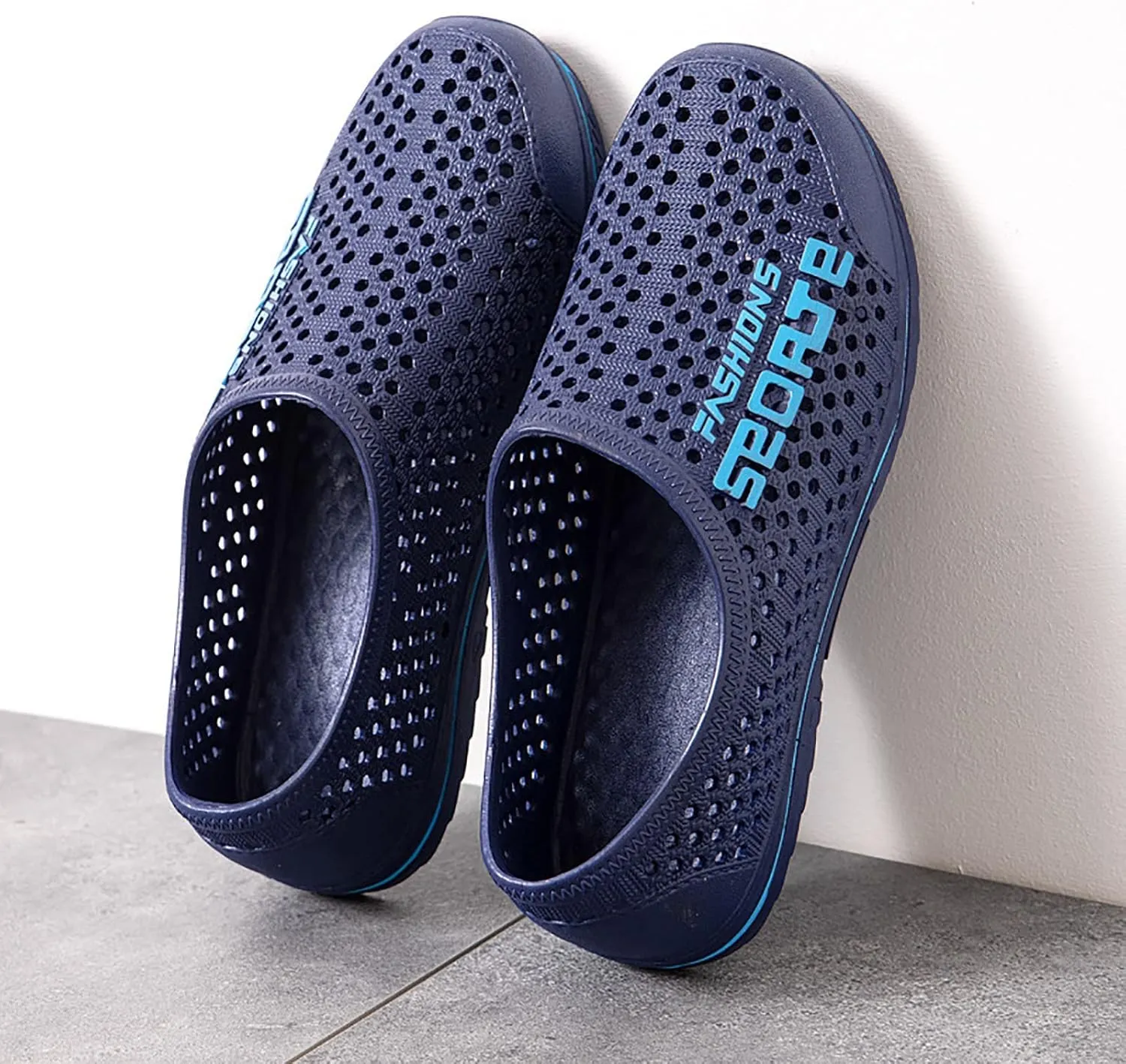 Men Sandal Close Toe Non Slip Beach Shoes Breathable Slip-On Water Sandals for Men