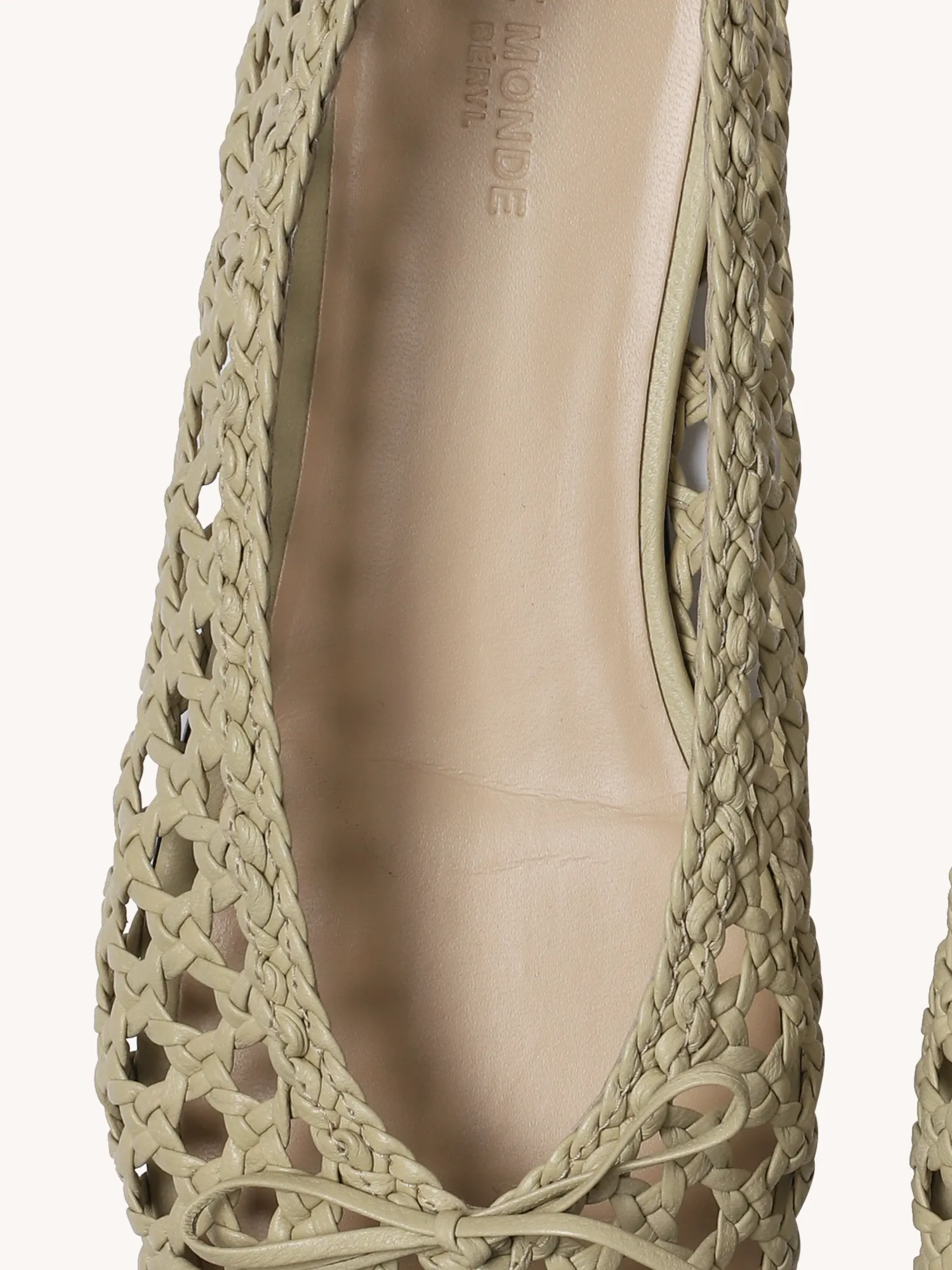 Regency Woven Flat